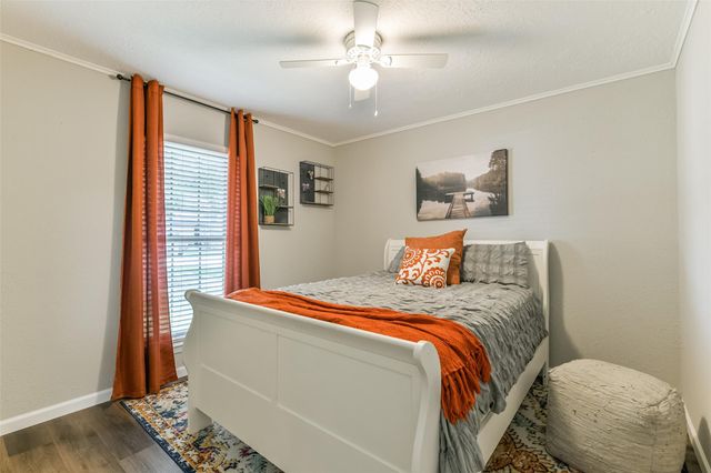 9902 Wren Street, La Porte, TX 77571