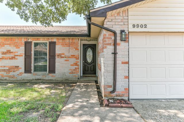 9902 Wren Street, La Porte, TX 77571