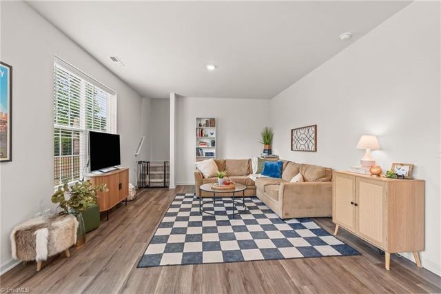2345 Piccadilly Pines Court, Winston-salem, NC 27127