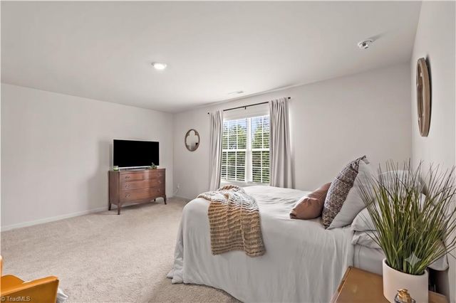 2345 Piccadilly Pines Court, Winston-salem, NC 27127