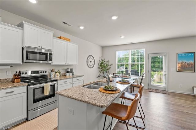 2345 Piccadilly Pines Court, Winston-salem, NC 27127