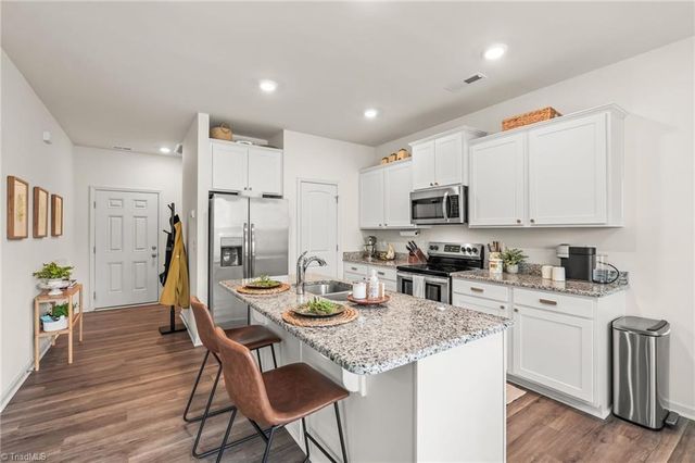 2345 Piccadilly Pines Court, Winston-salem, NC 27127