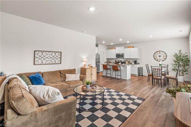 2345 Piccadilly Pines Court, Winston-salem, NC 27127