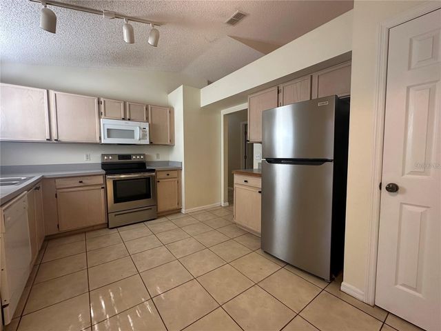 17432 WOODCREST WAY, Clermont, FL 34714
