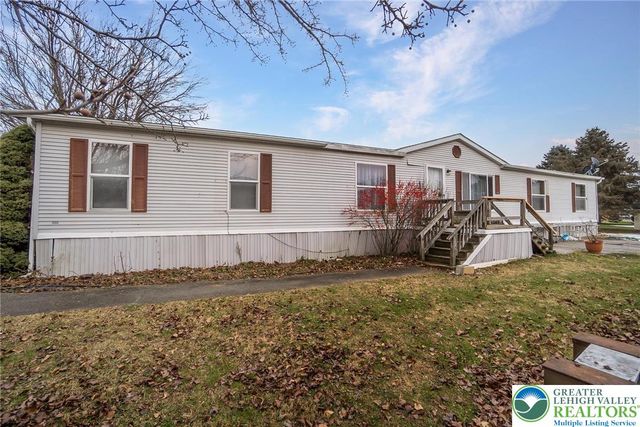 9131 North Primrose Circle North, Upper Macungie Twp, PA 18031