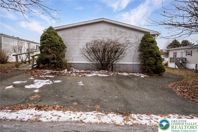 9131 North Primrose Circle North, Upper Macungie Twp, PA 18031