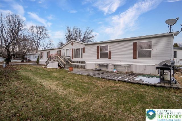 9131 North Primrose Circle North, Upper Macungie Twp, PA 18031