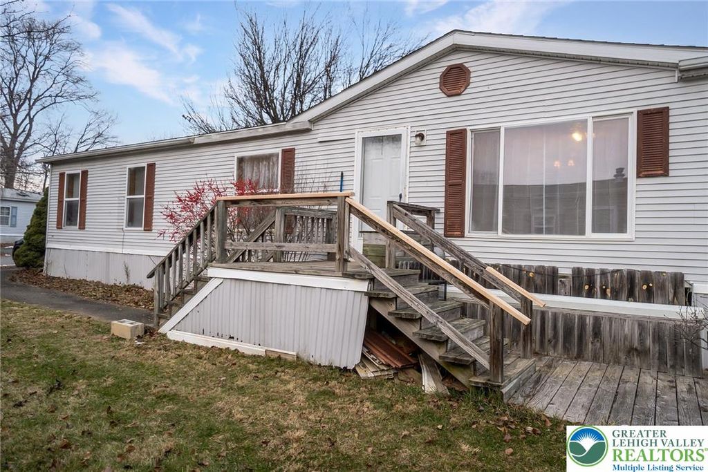 9131 North Primrose Circle North, Upper Macungie Twp, PA 18031