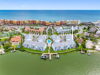 113 YACHT CLUB CIRCLE, North Redington Beach, FL 33708