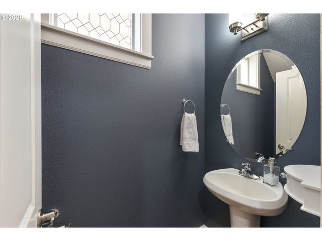 2519 Nw LORENZ St, Camas, WA 98607