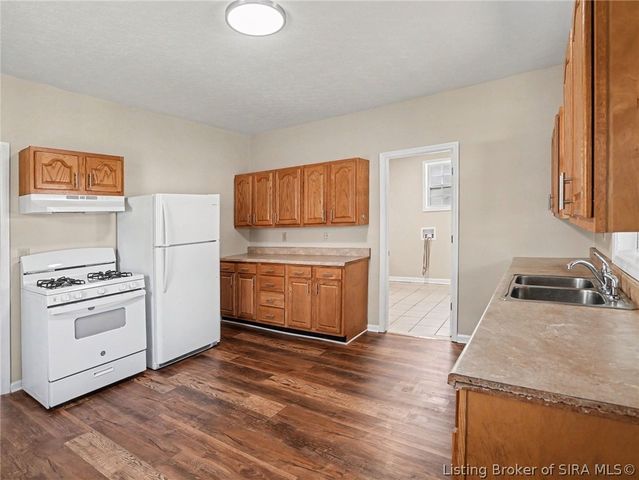 324 Galt Street, New Albany, IN 47150
