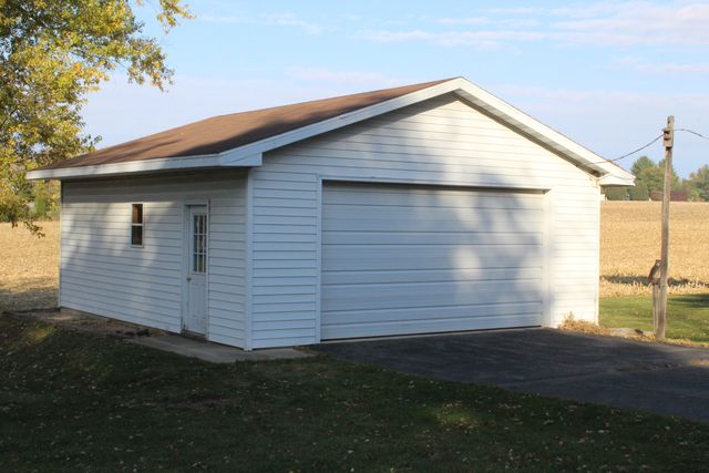 9729 Beaver Valley Road, Belvidere, IL 61008