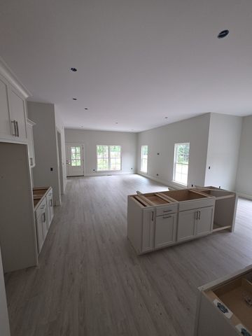 6224 Asbury Rd, Manchester, TN 37355