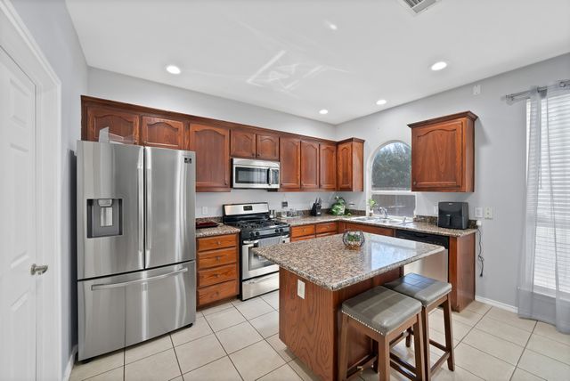 2100 Leandra Lane, Fort Worth, TX 76131