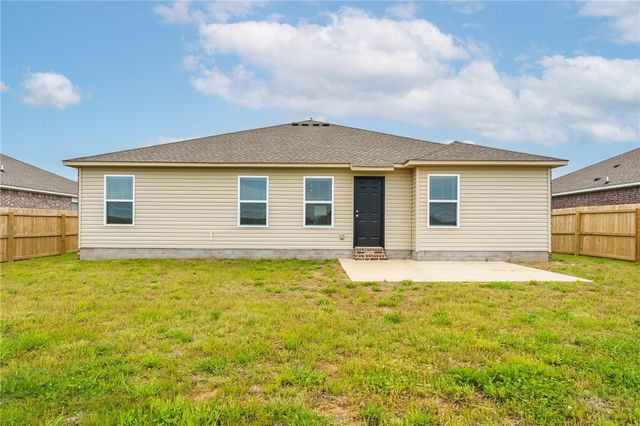 815 W Tanner Drive, Siloam Springs, AR 72761