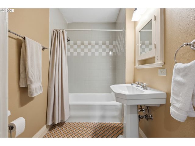 14053 Sw 118TH Ct, Portland, OR 97224