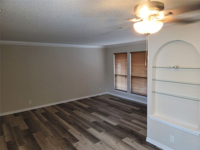 1740 Brown Trail, Hurst, TX 76054