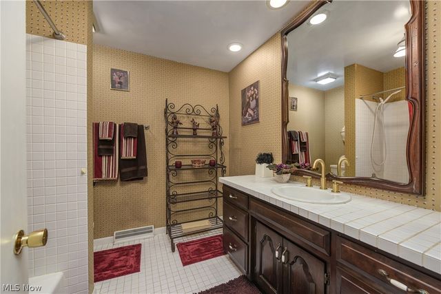 362 Hamilton Circle, Elyria, OH 44035