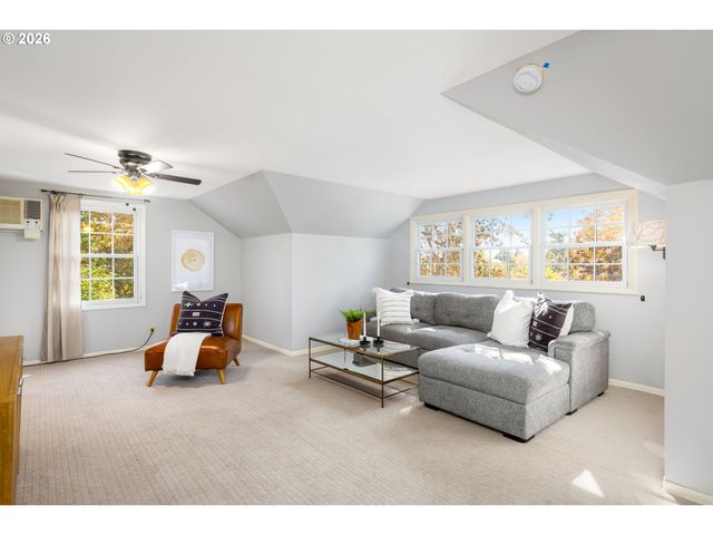 7215 Sw GABLE PARK Rd, Portland, OR 97225