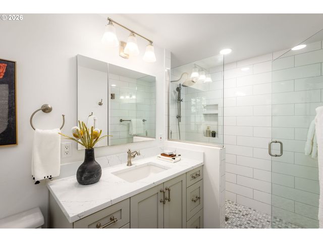 7215 Sw GABLE PARK Rd, Portland, OR 97225