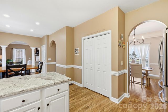 2712 25th Street NE, Hickory, NC 28601