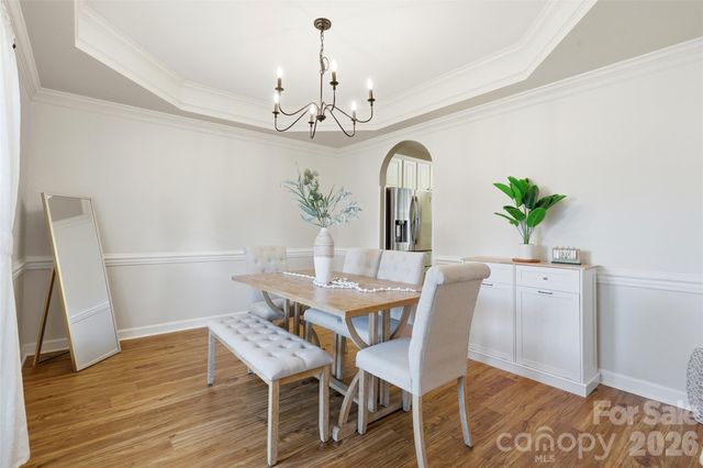 2712 25th Street NE, Hickory, NC 28601