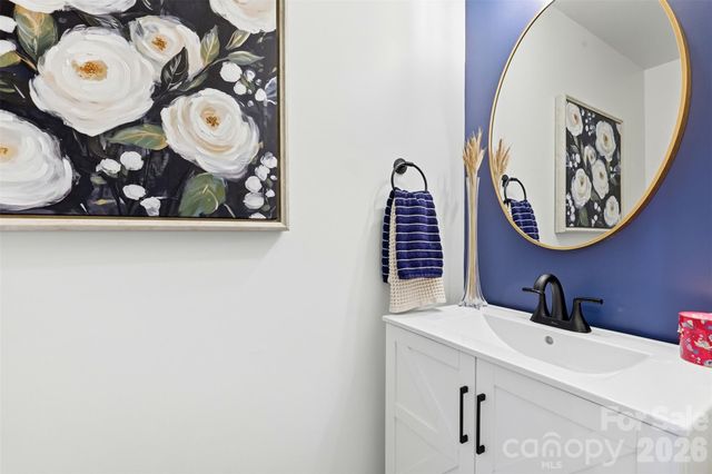 2712 25th Street NE, Hickory, NC 28601