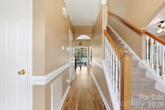 2712 25th Street NE, Hickory, NC 28601