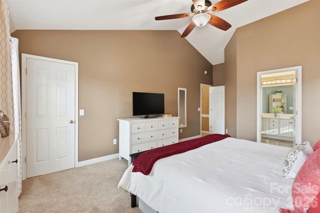 2712 25th Street NE, Hickory, NC 28601