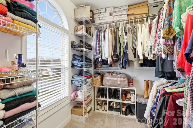 2712 25th Street NE, Hickory, NC 28601