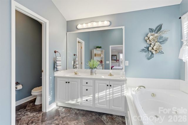 2712 25th Street NE, Hickory, NC 28601