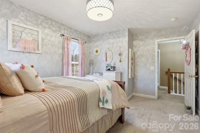 2712 25th Street NE, Hickory, NC 28601