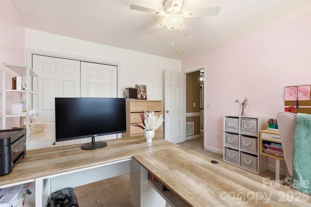 2712 25th Street NE, Hickory, NC 28601