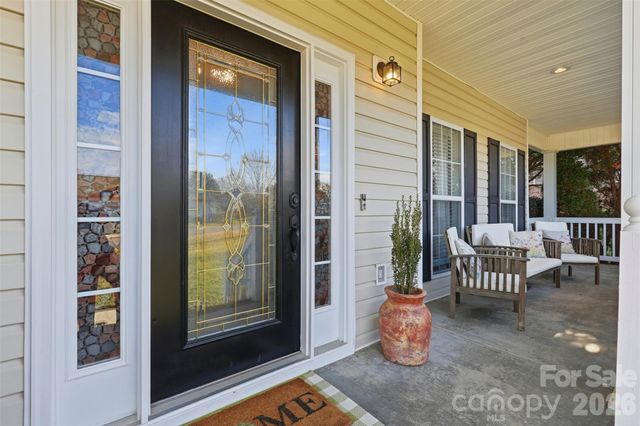 2712 25th Street NE, Hickory, NC 28601