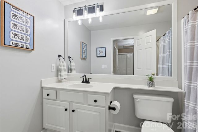 2712 25th Street NE, Hickory, NC 28601