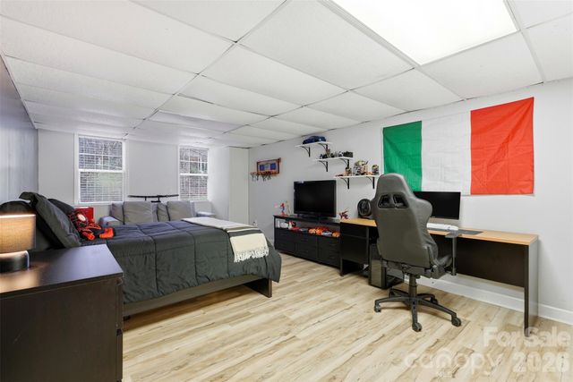 2712 25th Street NE, Hickory, NC 28601