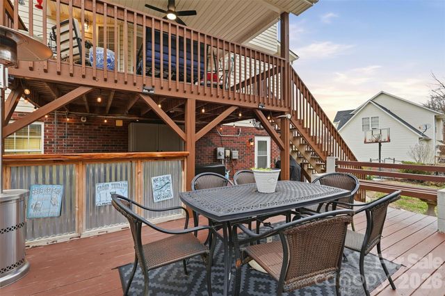 2712 25th Street NE, Hickory, NC 28601