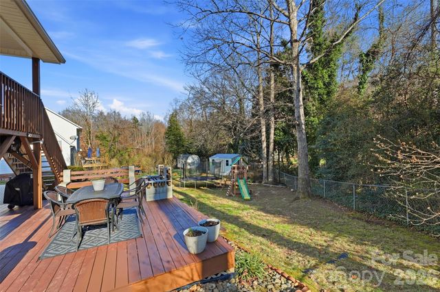 2712 25th Street NE, Hickory, NC 28601