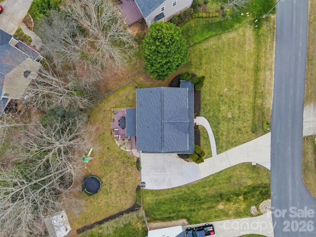 2712 25th Street NE, Hickory, NC 28601