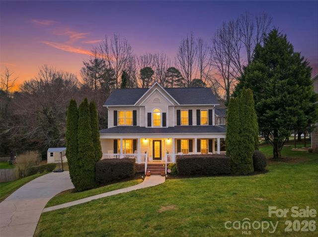 2712 25th Street NE, Hickory, NC 28601