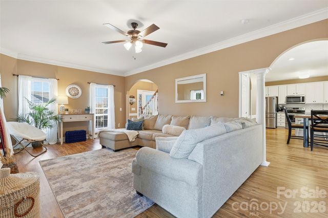 2712 25th Street NE, Hickory, NC 28601