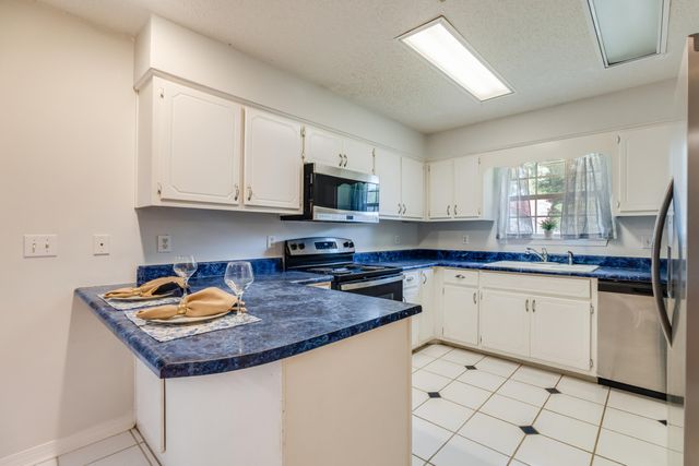 2803 MacGregor Lane, Crestview, FL 32539