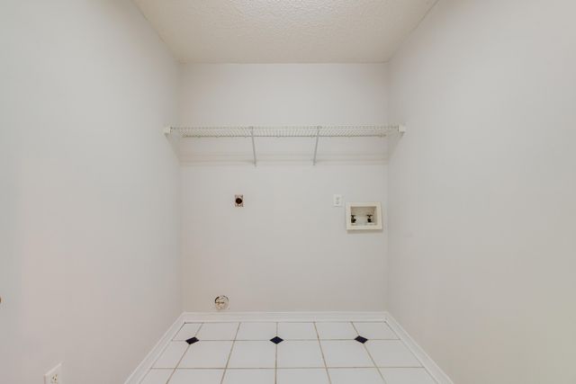 2803 MacGregor Lane, Crestview, FL 32539