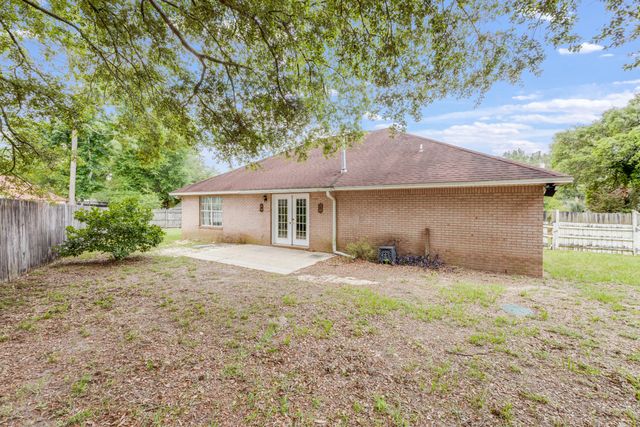 2803 MacGregor Lane, Crestview, FL 32539
