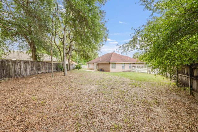 2803 MacGregor Lane, Crestview, FL 32539
