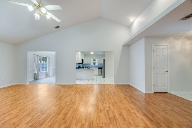 2803 MacGregor Lane, Crestview, FL 32539