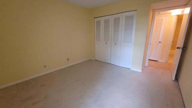 22 Golfs Edge A, West Palm Beach, FL 33417
