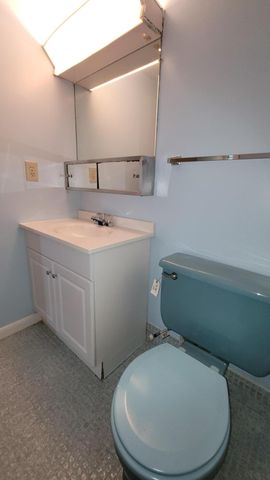 22 Golfs Edge A, West Palm Beach, FL 33417