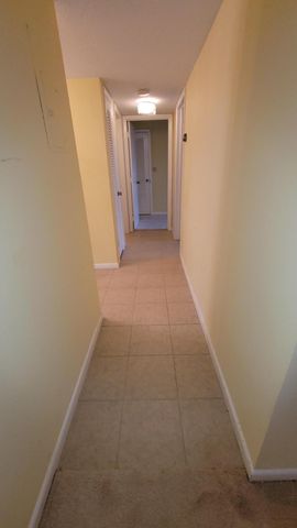 22 Golfs Edge A, West Palm Beach, FL 33417