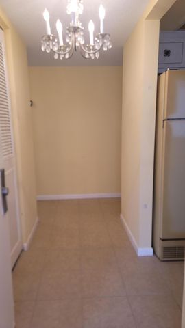 22 Golfs Edge A, West Palm Beach, FL 33417